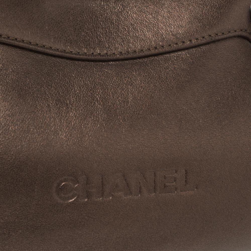 Chanel Metallic Leather Tassel Baguette Bag In Good Condition In Dubai, Al Qouz 2