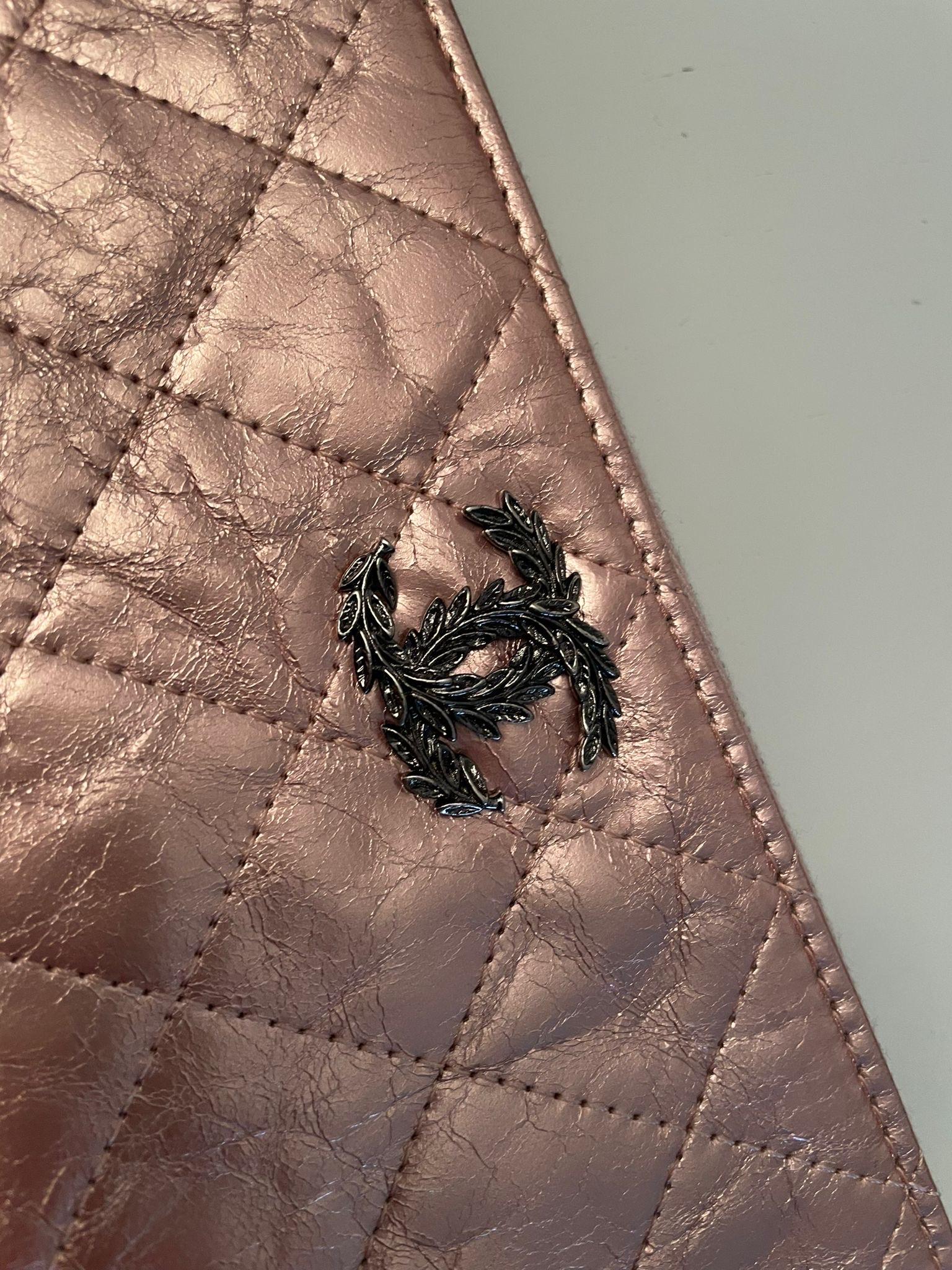 Women's or Men's Chanel metallic pink clutch bag
