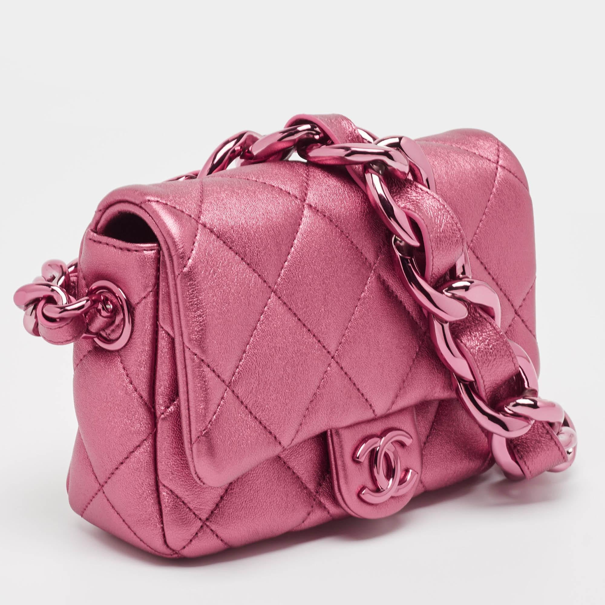 Chanel Metallic Pink Quilted Leather Mini Flap Bag In New Condition In Dubai, Al Qouz 2