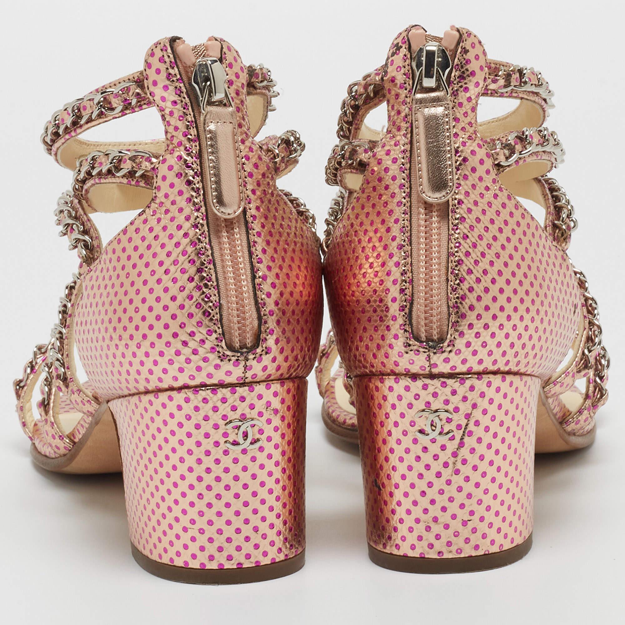 Chanel Metallic Pink Textured Leather Chan Detail Block Heel Strappy Sandals Siz In Excellent Condition In Dubai, Al Qouz 2