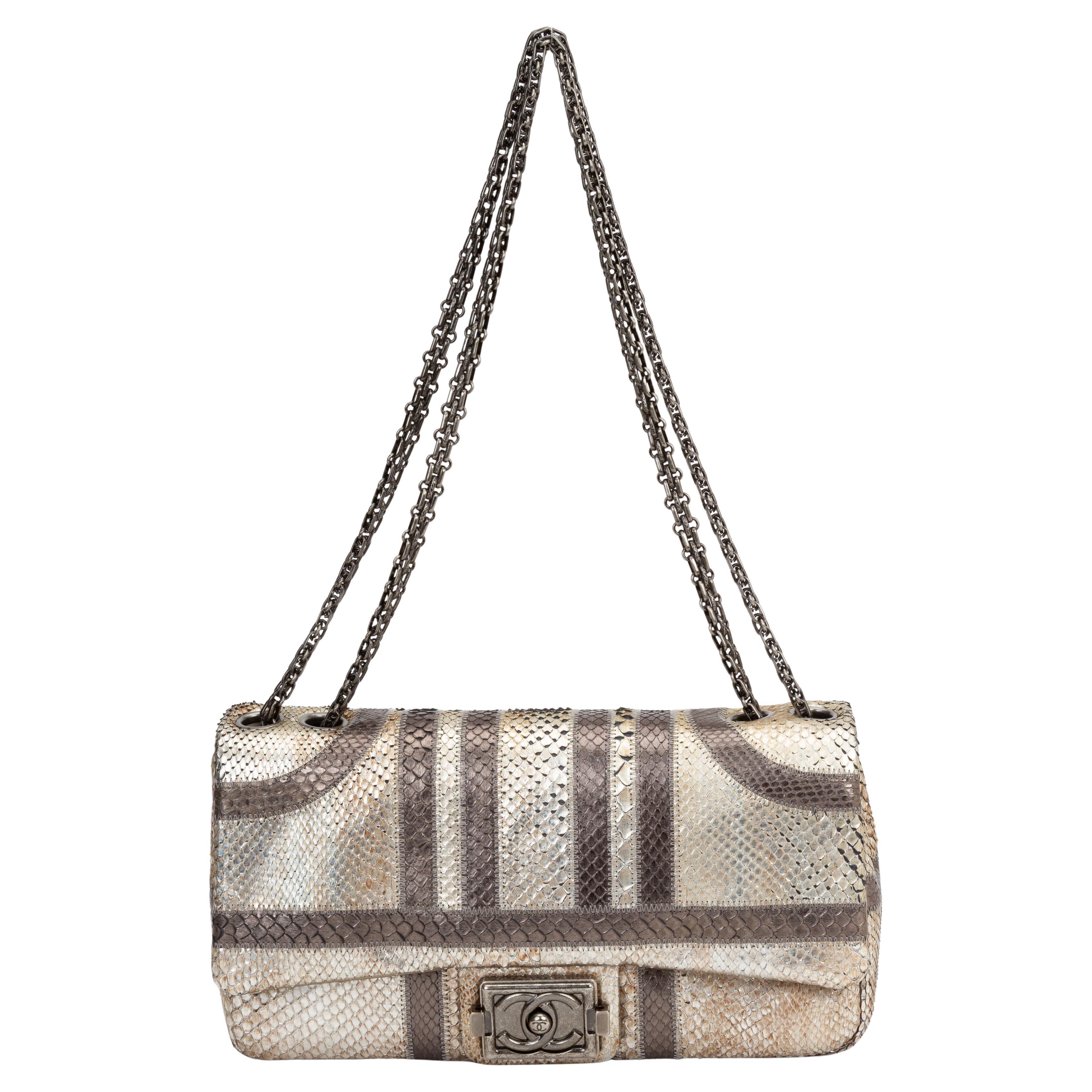 Borsa Chanel Classic Flap in pitone metallizzato