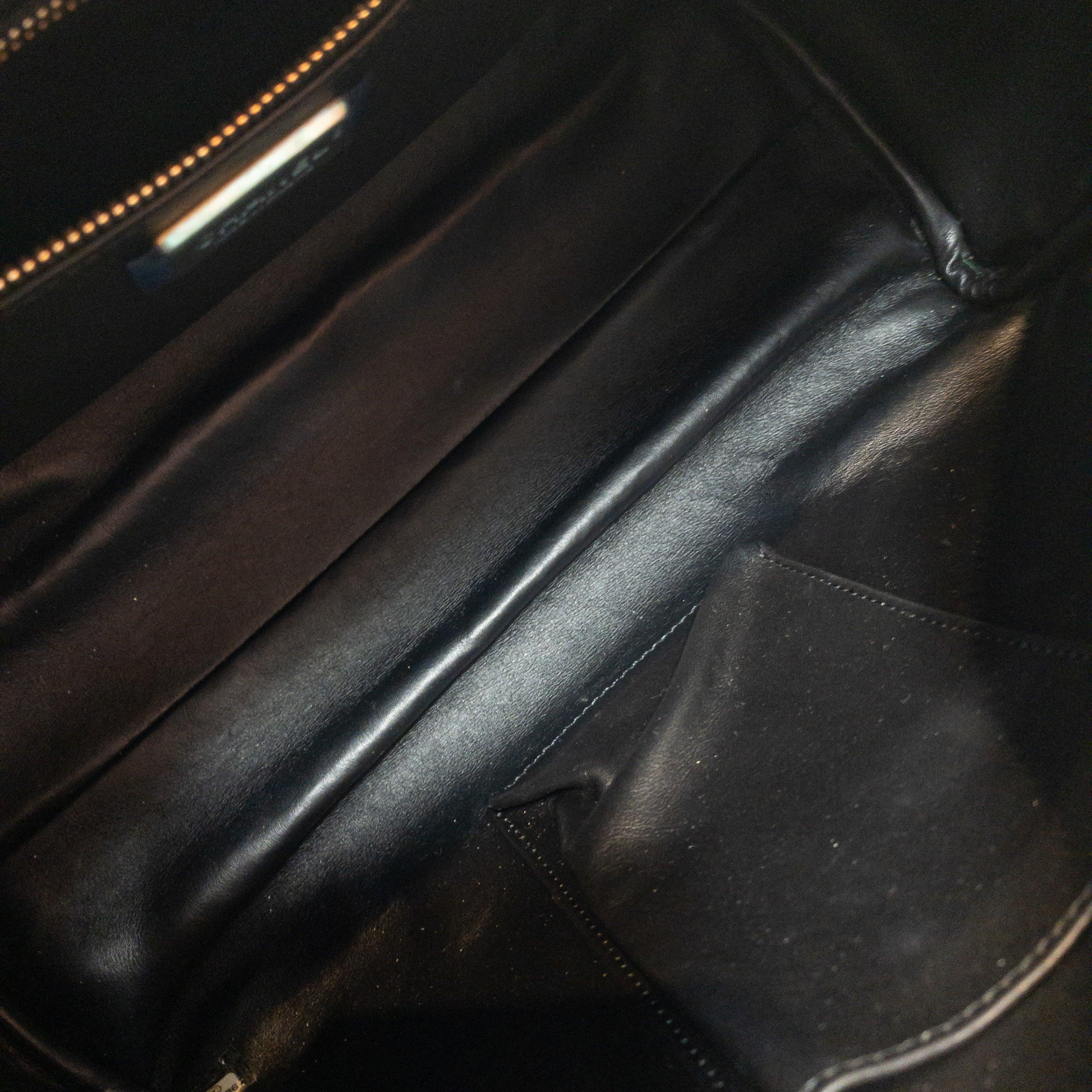 Chanel Metallic Python Bowler-Tasche aus Wildleder im Angebot 6