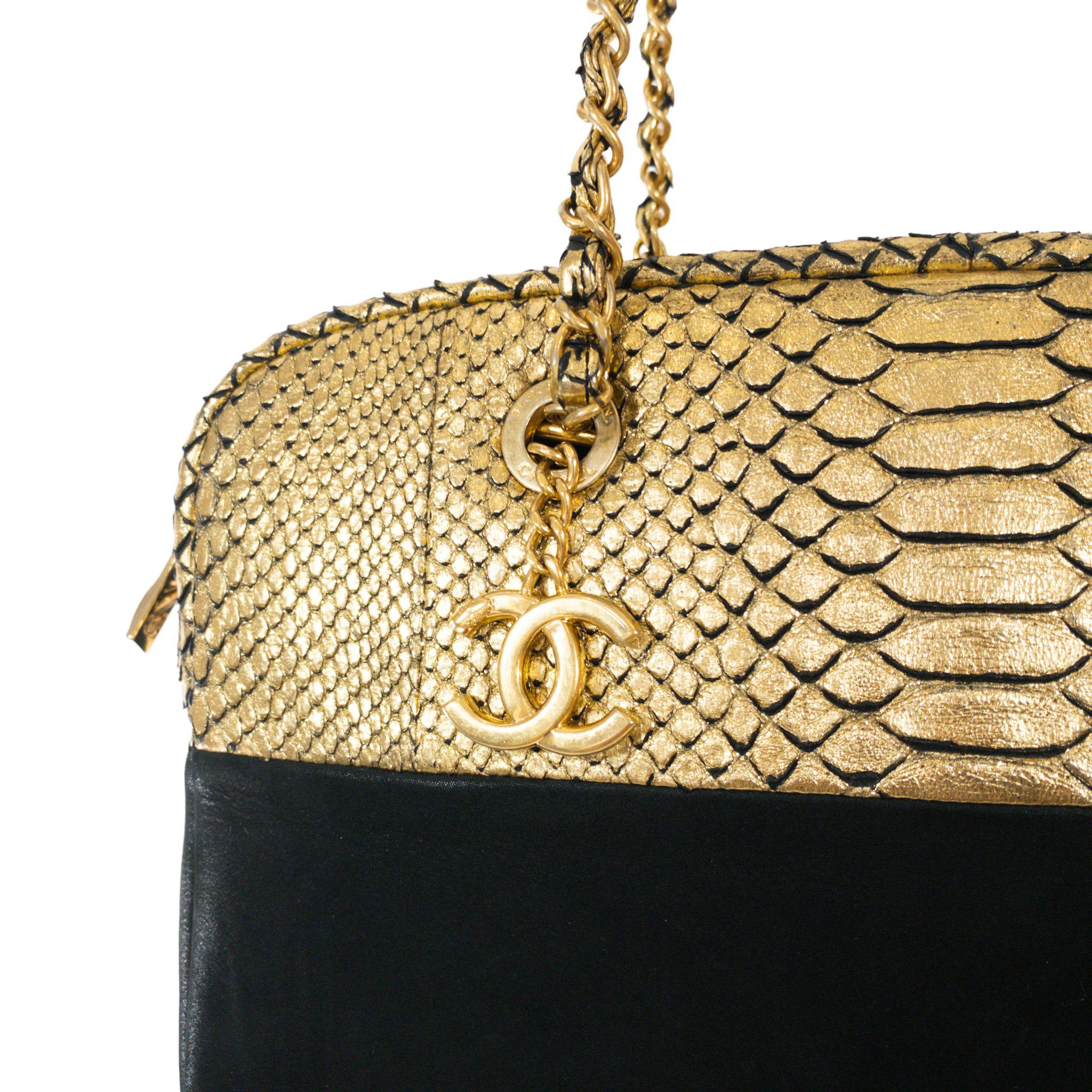 Chanel Metallic Python Bowler-Tasche aus Wildleder Damen im Angebot