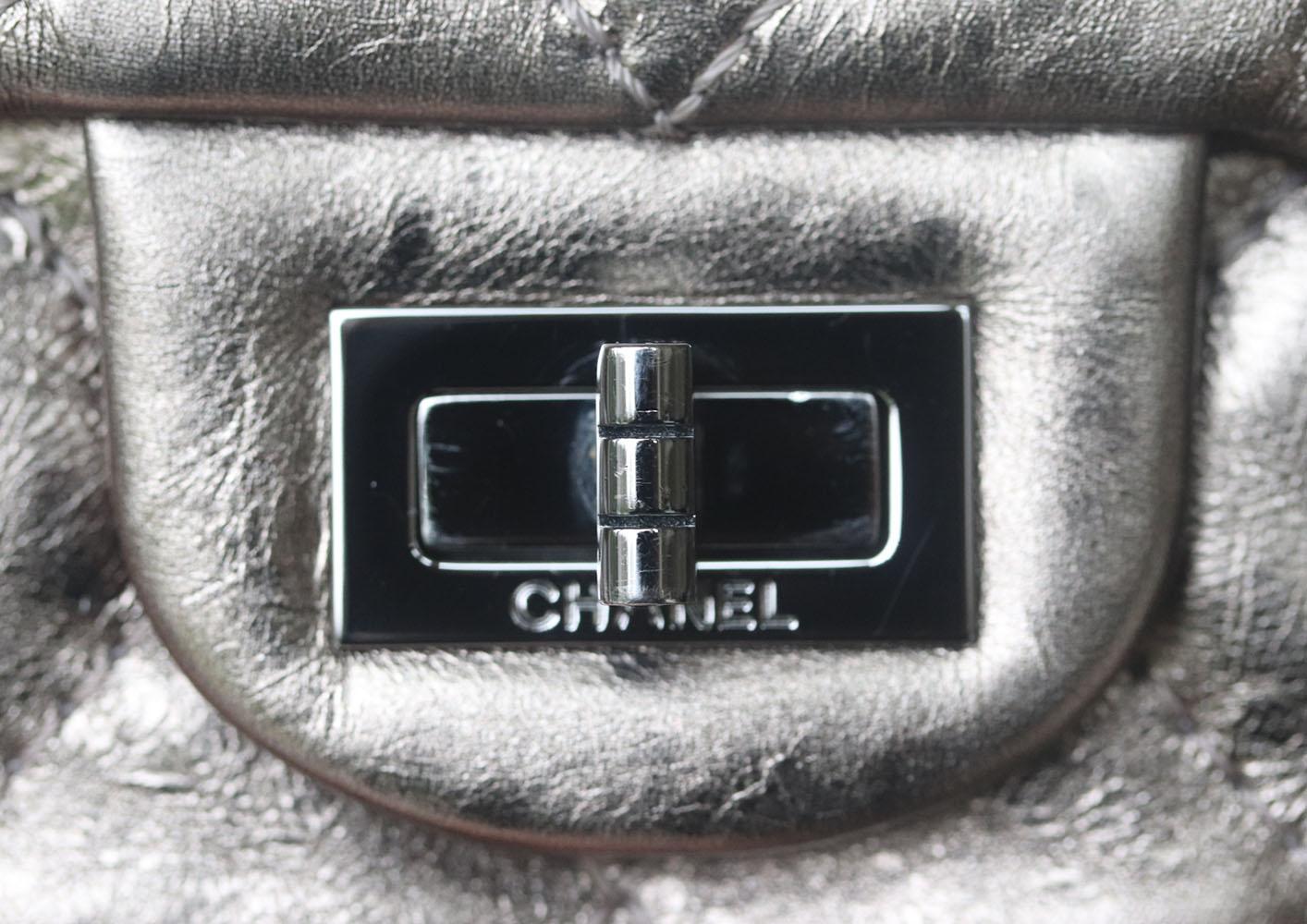 Chanel Metallic gesteppte Kalbsleder 2.55 Reissue Tasche mit doppelter Klappe 3