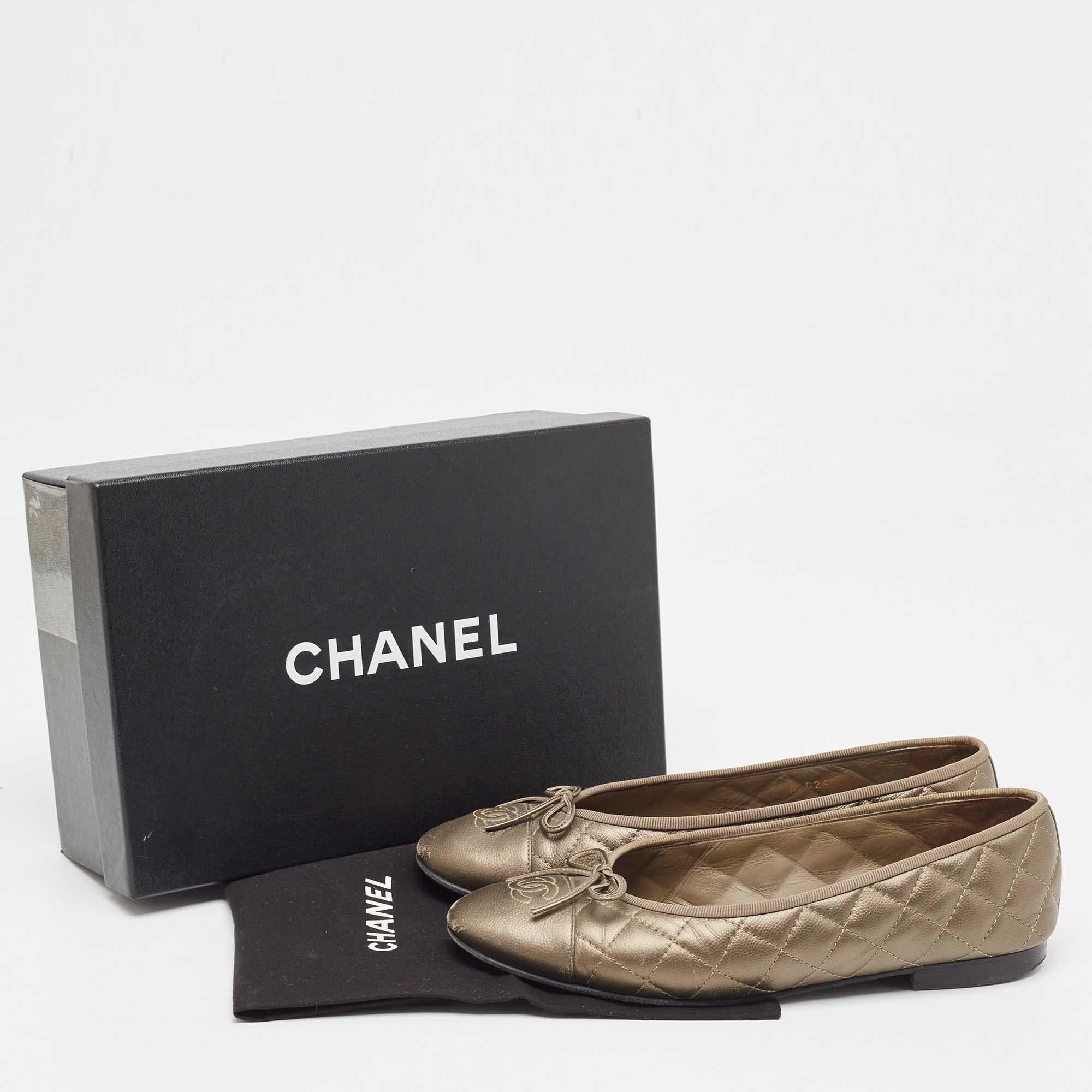 Chanel Metallic Quilted Leather Bow CC Cap Toe Ballet Flats Size 40 5