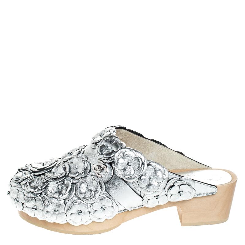 The clogs are designed from the most luxurious of leather for maximum comfort. Let this gorgeous pair, adorned with the signature camellia appliques on the uppers speak for themselves in terms of style and comfort. These clogs from Chanel will lend