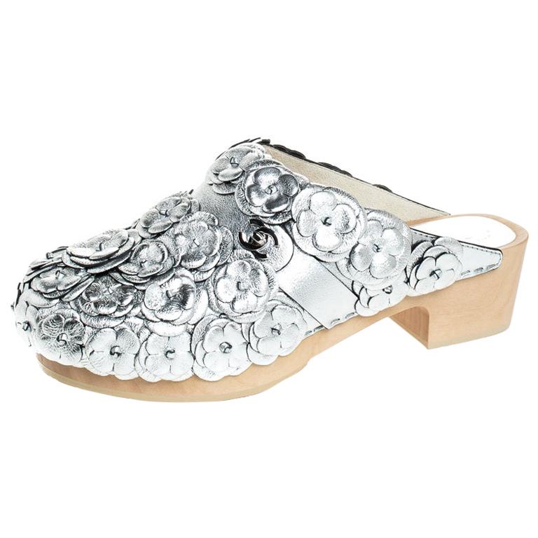 Chanel Metallic Silver Camellia Embellished CC Lock Wooden Clogs Size 40.5