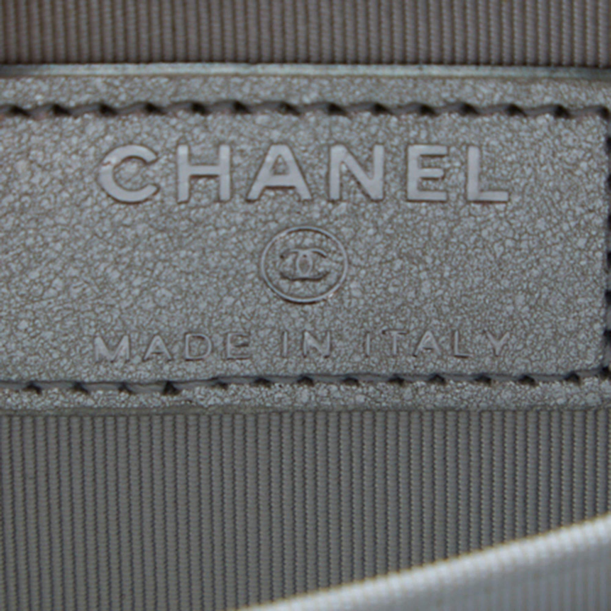 Chanel Metallic Silver Chevron Leather CC Zip Coin Purse 5