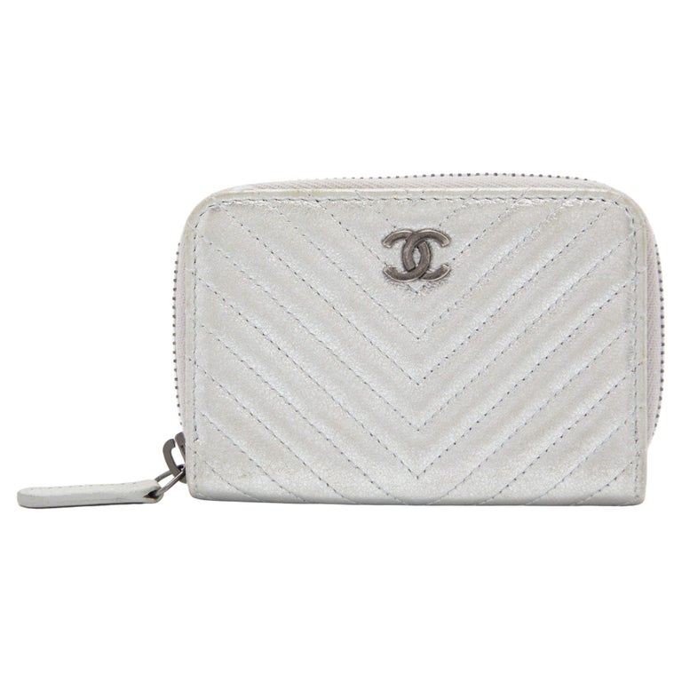 Chanel Metallic Silver Chevron Leather CC Zip Coin Purse For Sale at 1stDibs