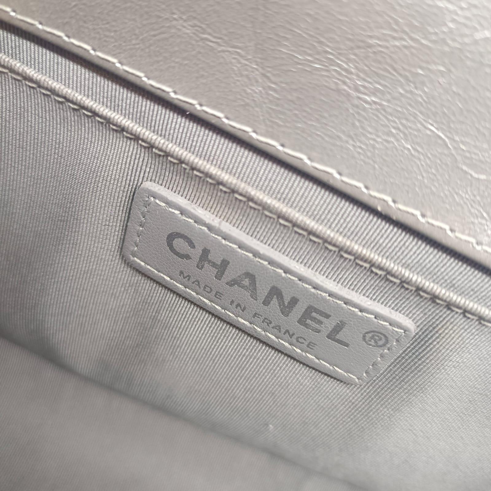 Chanel Metallic Silver Chevron Quilted and Chain Trimmed Old Medium Boy Bag For Sale 3