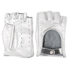 Chanel Metallic Silber Lammfell Fingerlose Handschuhe 