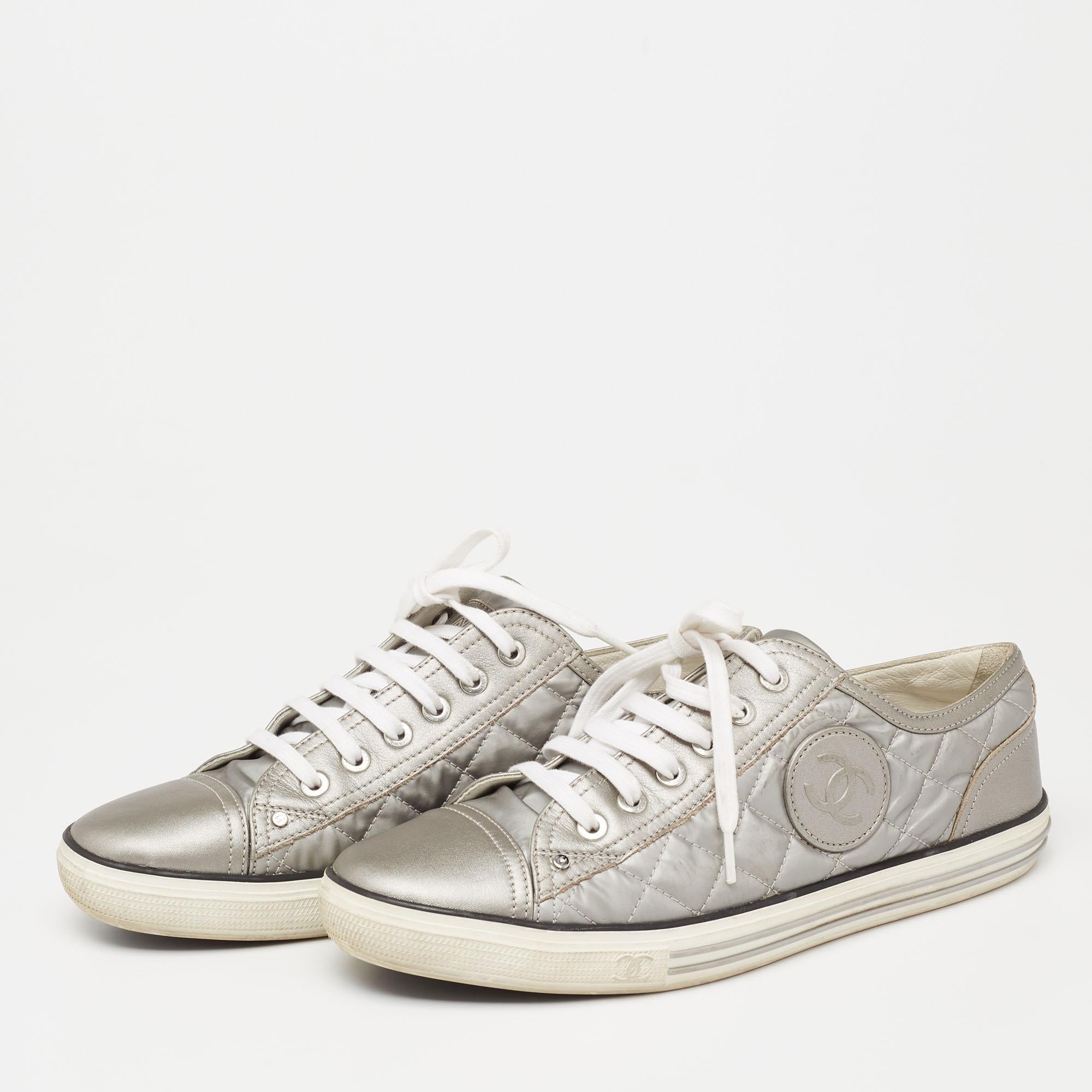 Look your stylish best every time you step out wearing these sneakers from the House of Chanel. They are made from quilted leather into a low-top silhouette. They have lace-ups on the vamps. These Chanel sneakers are definitely worth the investment.