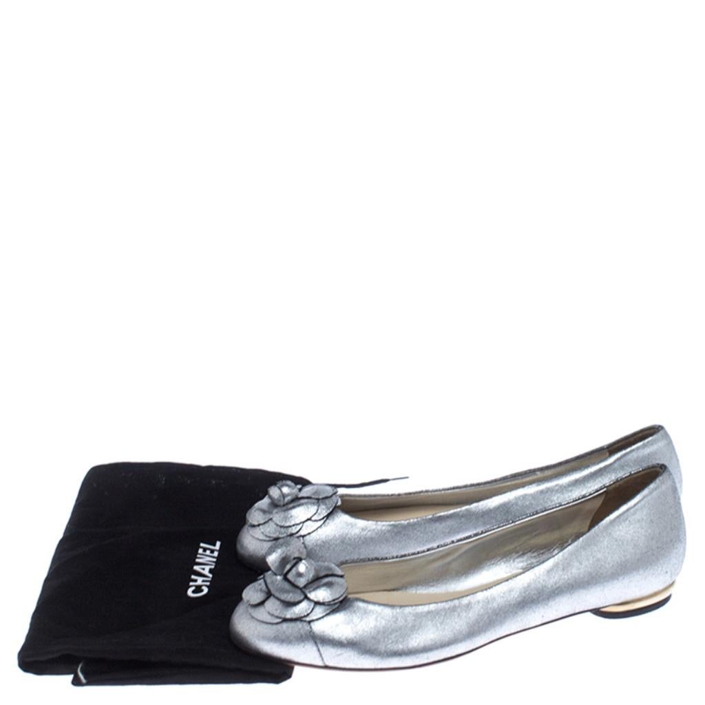Chanel Metallic Silver Leather Camellia Embossed Ballet Flats Size 38.5 1