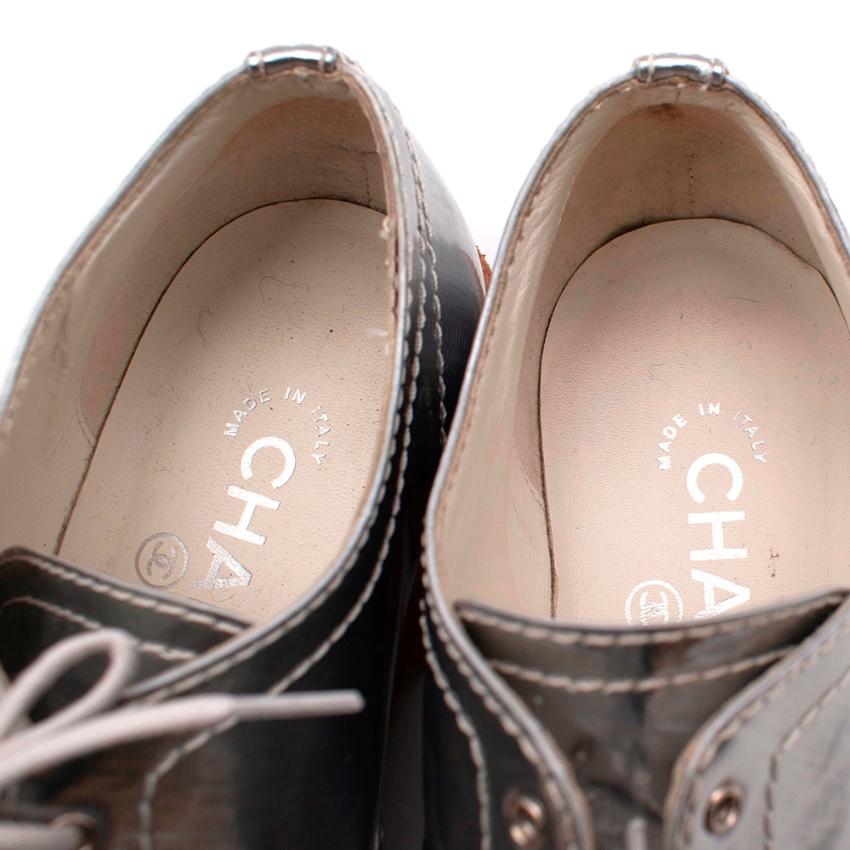 Chanel Metallic Silber Leder CC Budapester - Größe EU 38 für Damen oder Herren