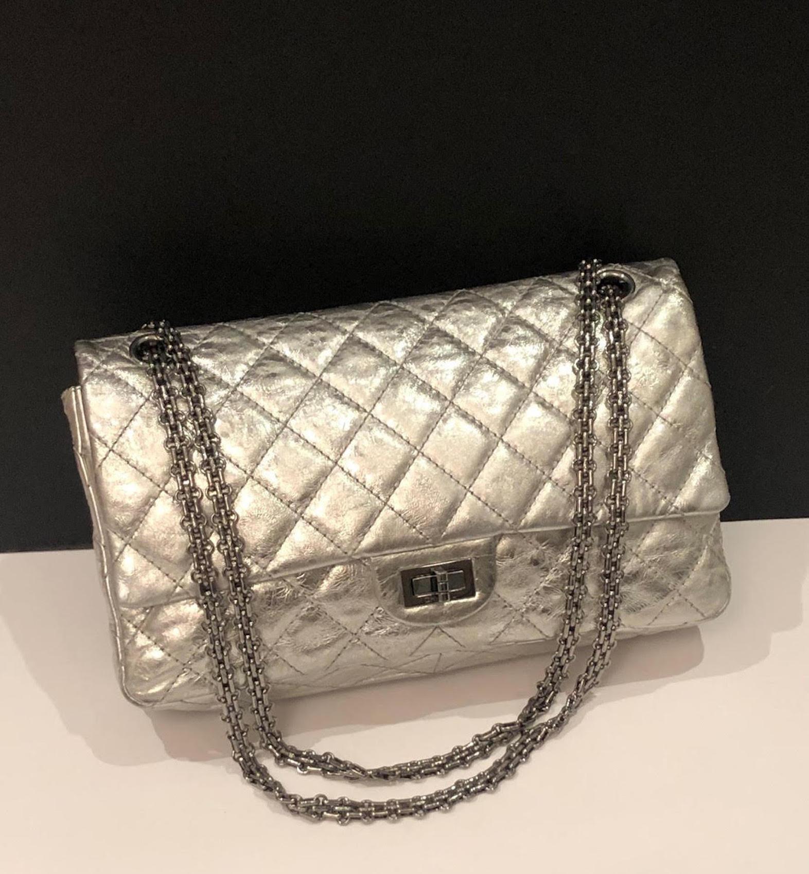 Brown CHANEL Metallic Silver Quilted 2.55 Aged Leather Reissue Double Flap Bag 228 For Sale