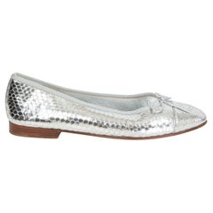 Chaussures de ballet CHANEL PYTHON en peau de serpent métallique argentée 39