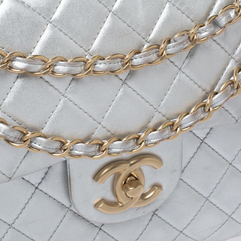 Chanel Metallic Silver Quilted Leather Maxi Classic Single Flap Bag In Good Condition In Dubai, Al Qouz 2