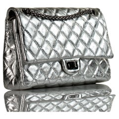 Chanel Plateado Metálico Pequeño Piel de Becerro Reissue Clásico Doble Solapa