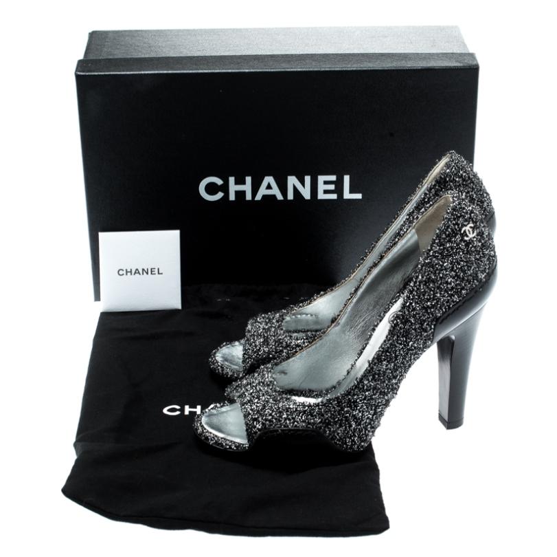 Chanel Metallic Silver Textured Fabric And Black Leather CC Pumps Size 36 4