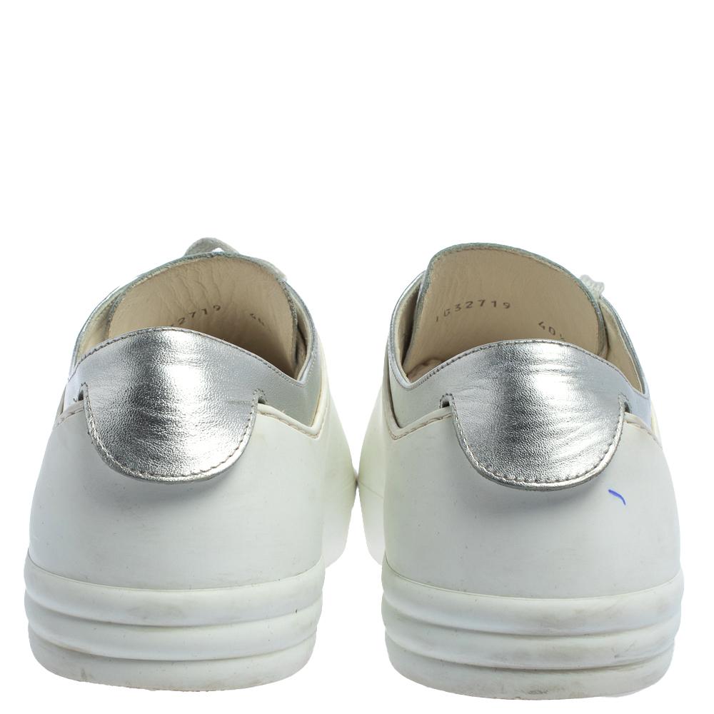 Gray Chanel Metallic Silver/White Leather And Rubber CC Low Top Sneakers Size 40.5