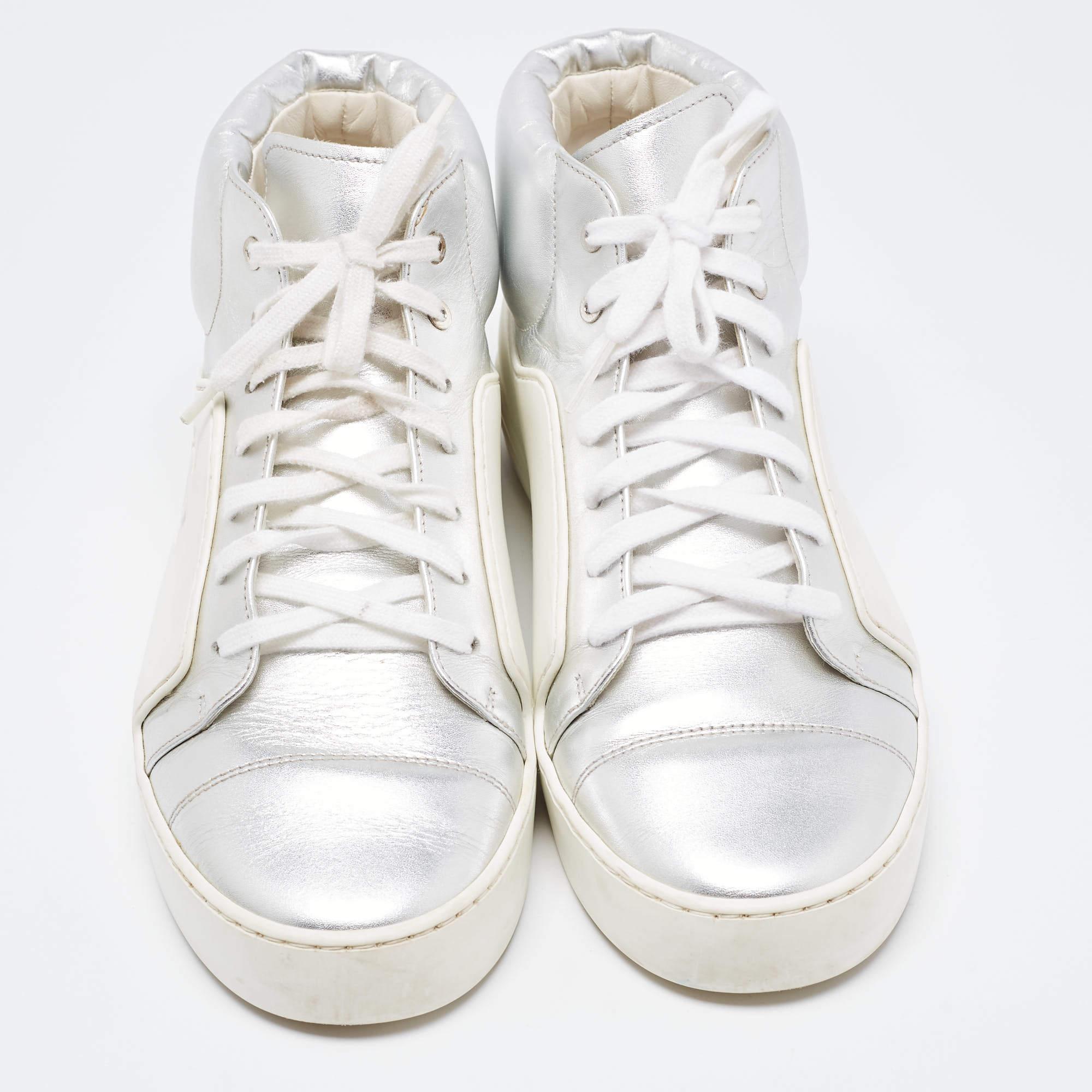 Chanel Metallic Silver/White Leather And Rubber Lace Up High Top Sneakers Size 3 In Good Condition For Sale In Dubai, Al Qouz 2