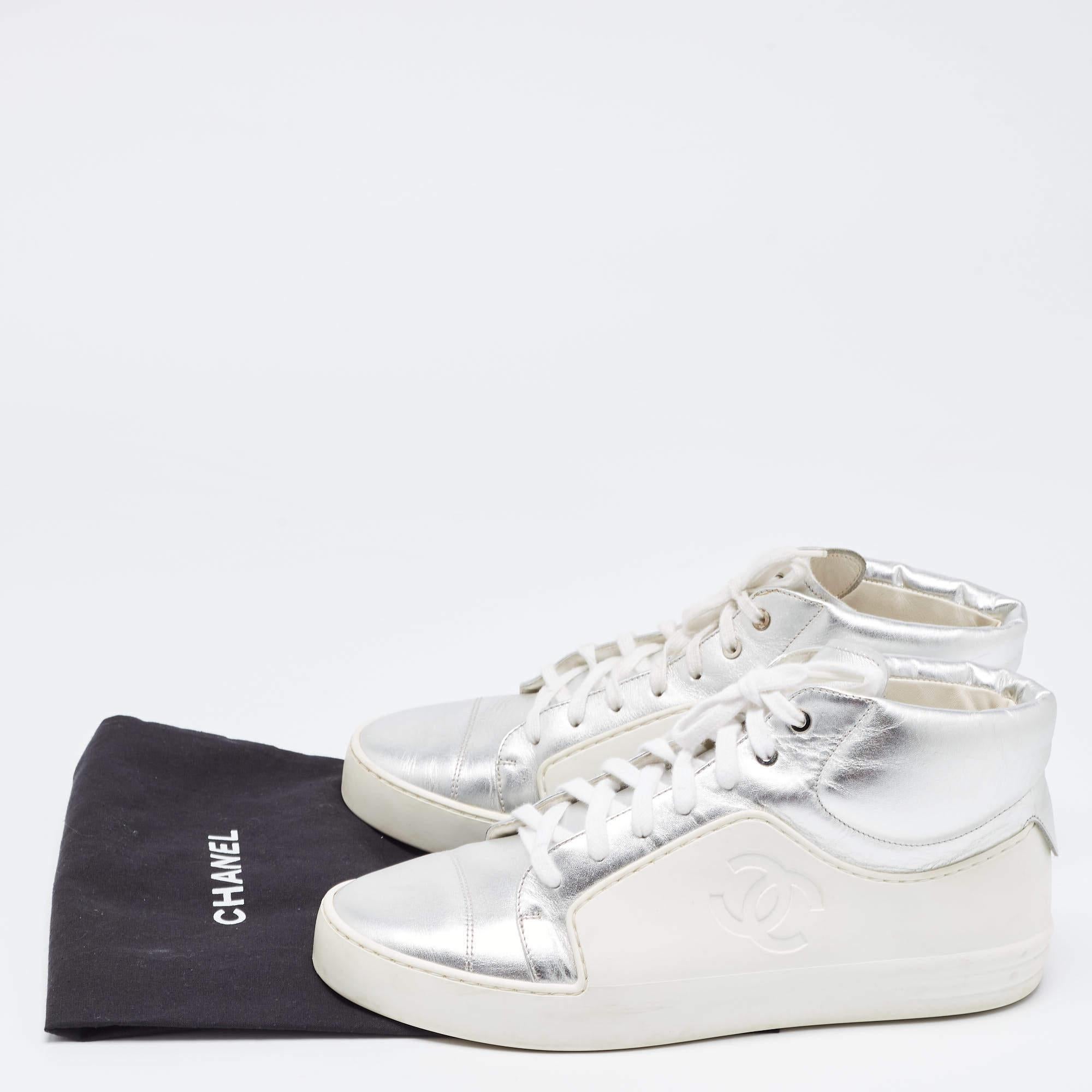 Chanel Metallic Silver/White Leather And Rubber Lace Up High Top Sneakers Size 3 For Sale 5