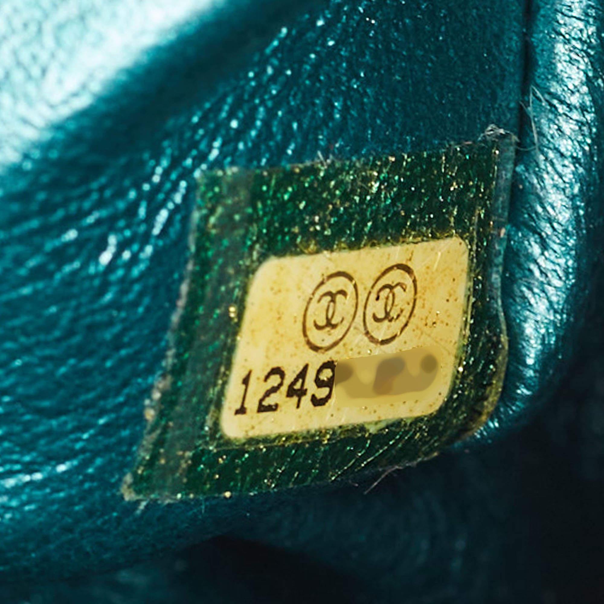 Chanel Metallic Teal Green Quilted Leather Reissue 2.55 Classic 226 Flap Bag For Sale 7