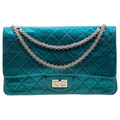 Sac Chanel turquoise métallique matelassé Jumbo Reissue 2.55 Classic 227 à rabat