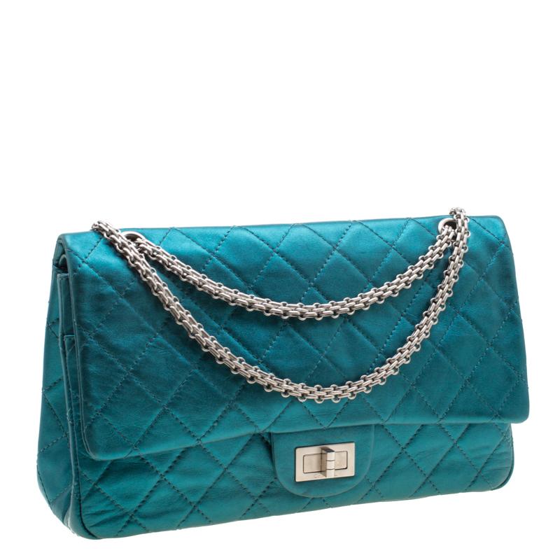 Chanel Metallic Turquoise Quilted Leather Jumbo 2.55 Reissue Classic 227 Flap Ba In Good Condition In Dubai, Al Qouz 2
