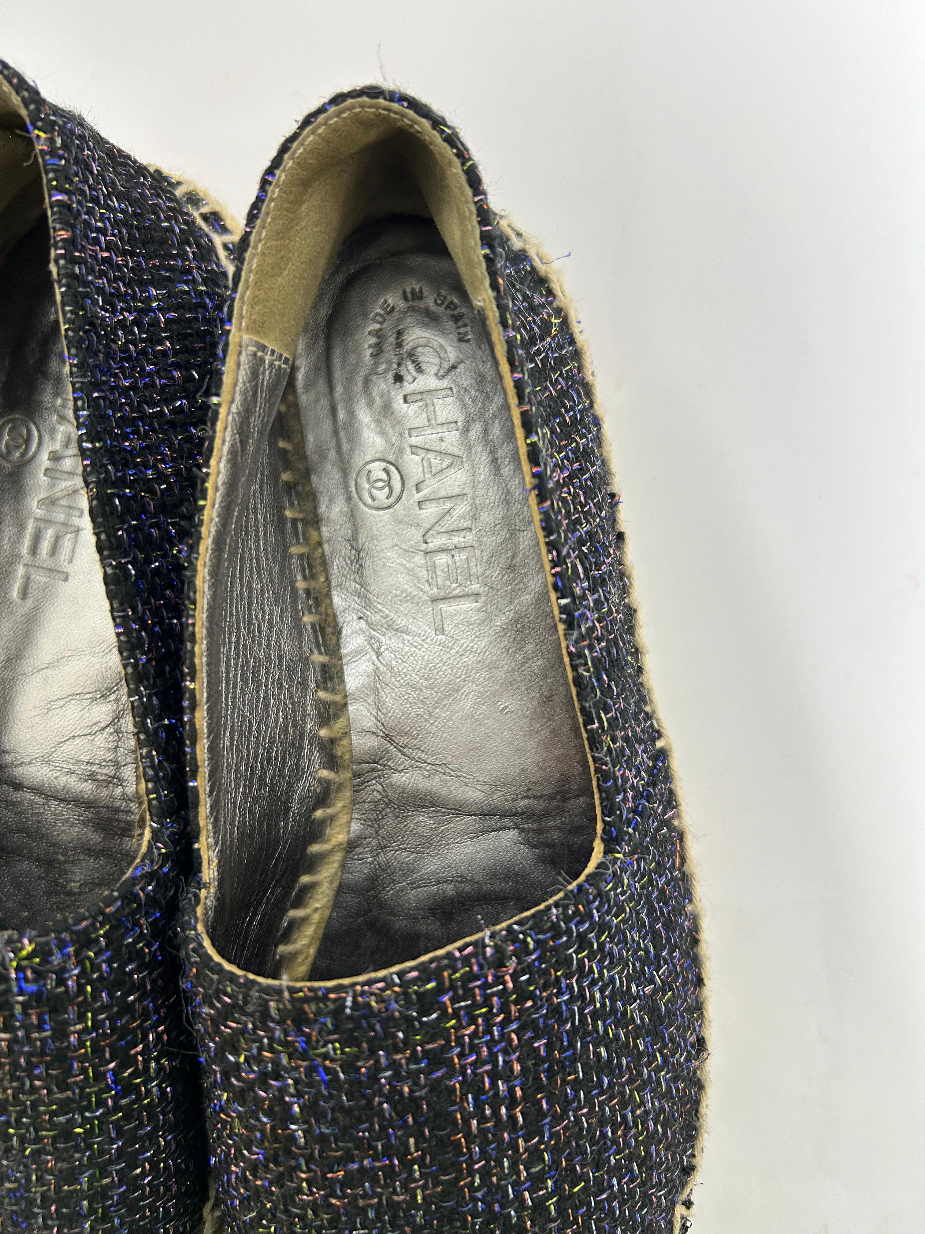Chanel Espadrilles à bout ouvert CC et en tweed métallisé, taille EU 36 en vente 1