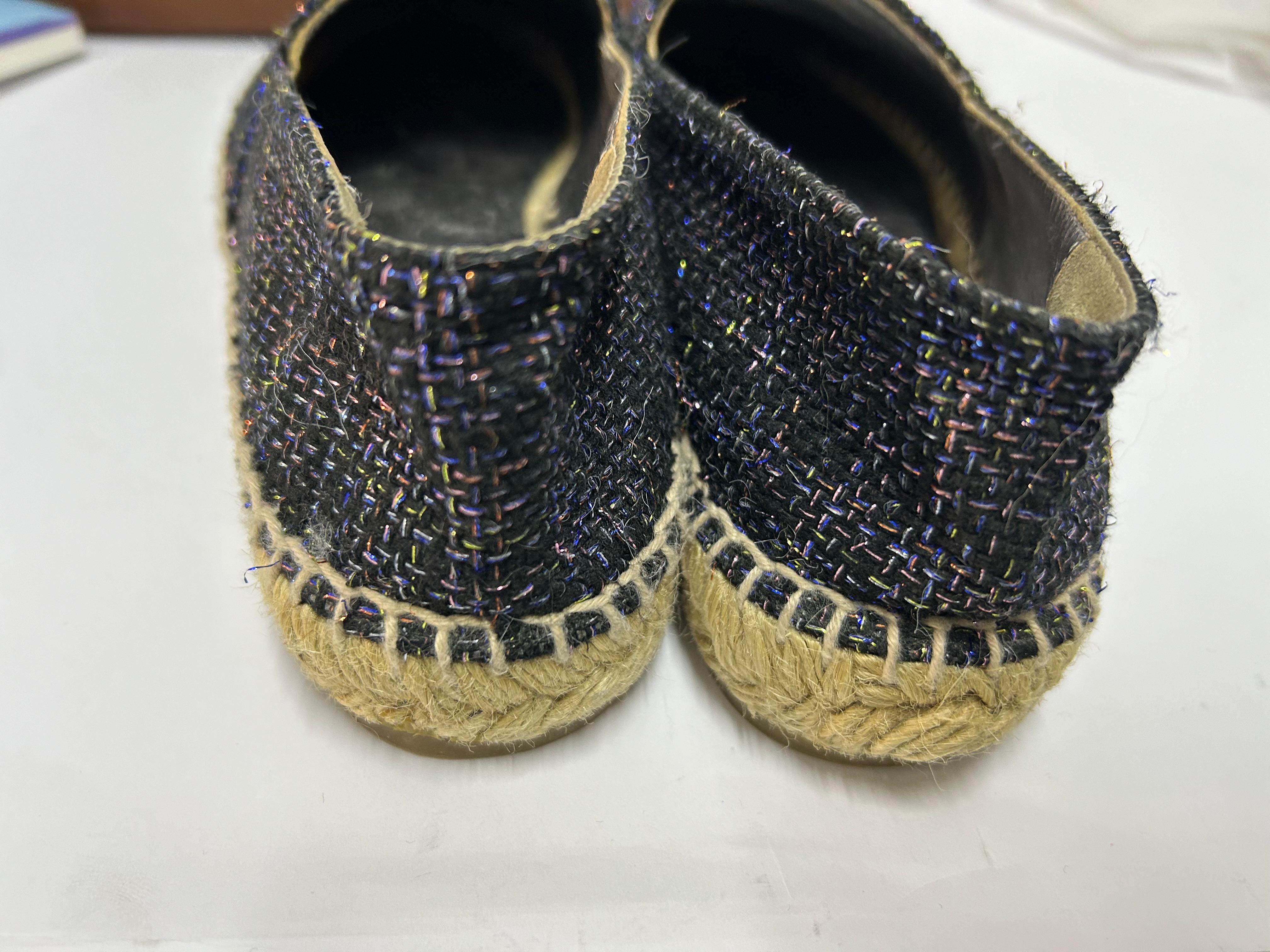 Chanel Espadrilles à bout ouvert CC et en tweed métallisé, taille EU 36 en vente 4