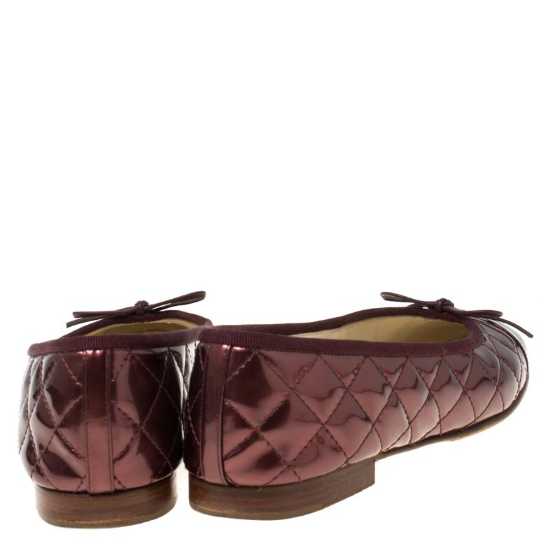 Chanel MetallicBrown Quilted Patent Leather CC Bow Cap Toe Ballet Flats Size39.5 In Good Condition In Dubai, Al Qouz 2