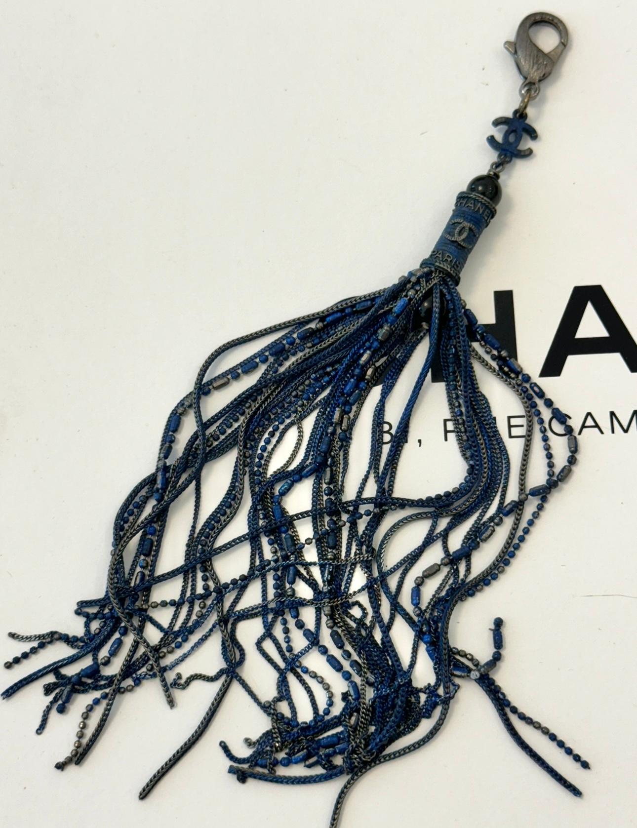 Chanel métiers dart 2010 Paris Shanghai pendant/ keychain bag Unisexe en vente