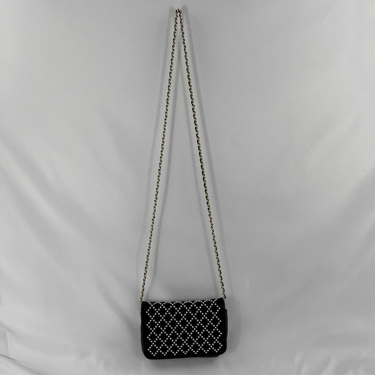 Vintage Room Milano - Chanel XXL flap bag silver #chanel