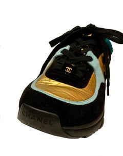 Chanel Métiers d'Art 2018/2019 Paris New-York Suede and Gold Fabric Sneakers