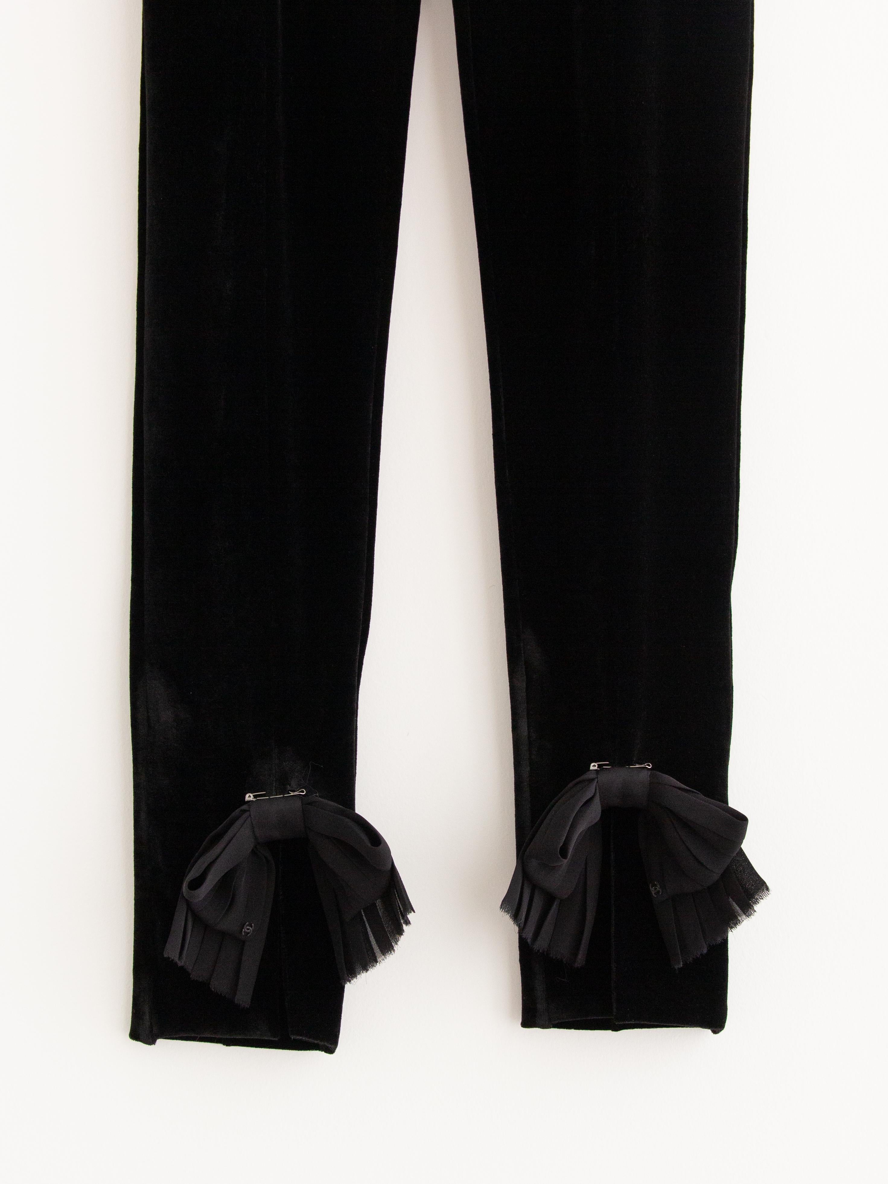 Chanel Metiers D'Art FW 2021 Black Velvet CC Bow 21A Leggings 2