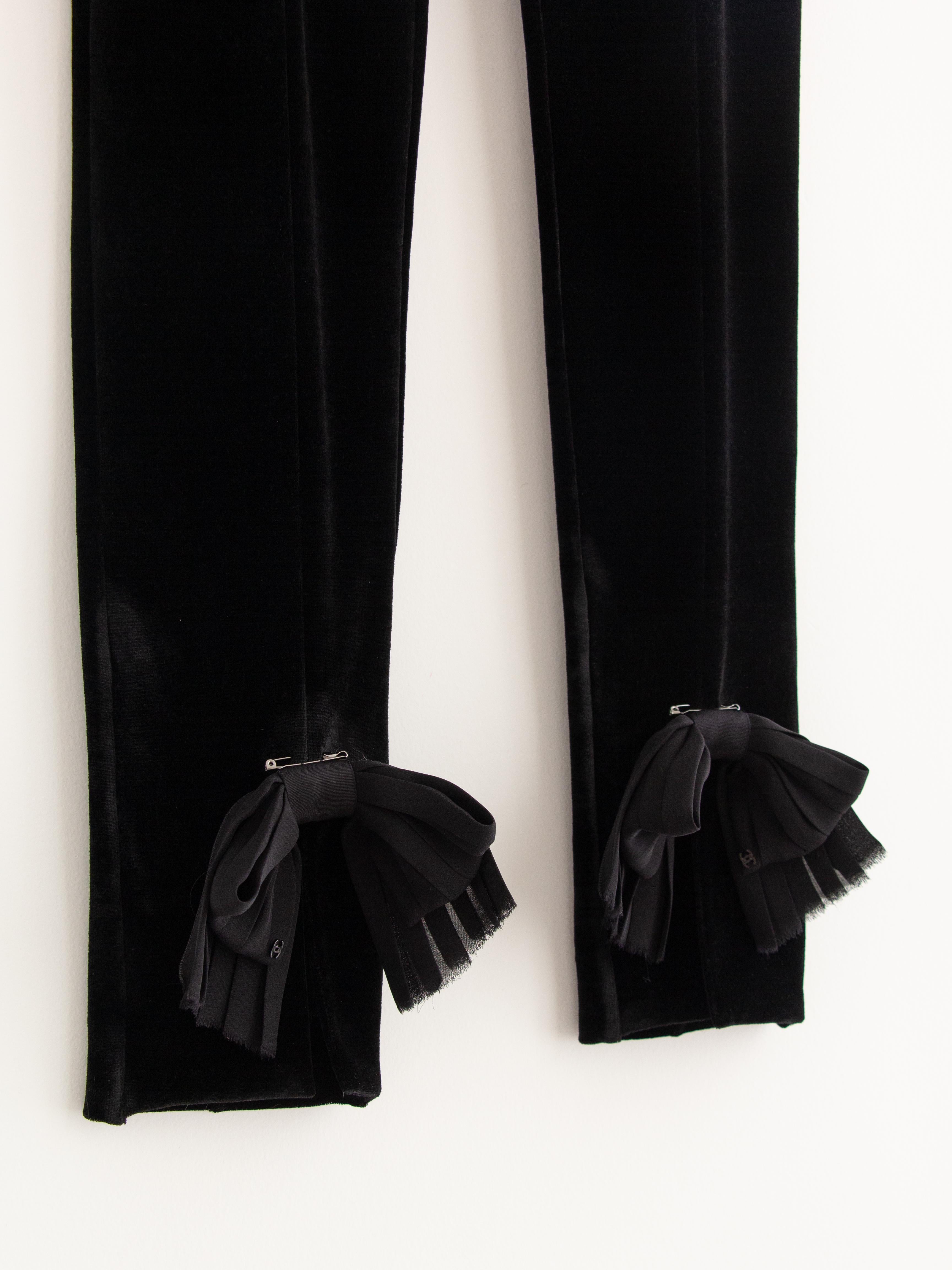 Chanel Metiers D'Art FW 2021 Black Velvet CC Bow 21A Leggings 4