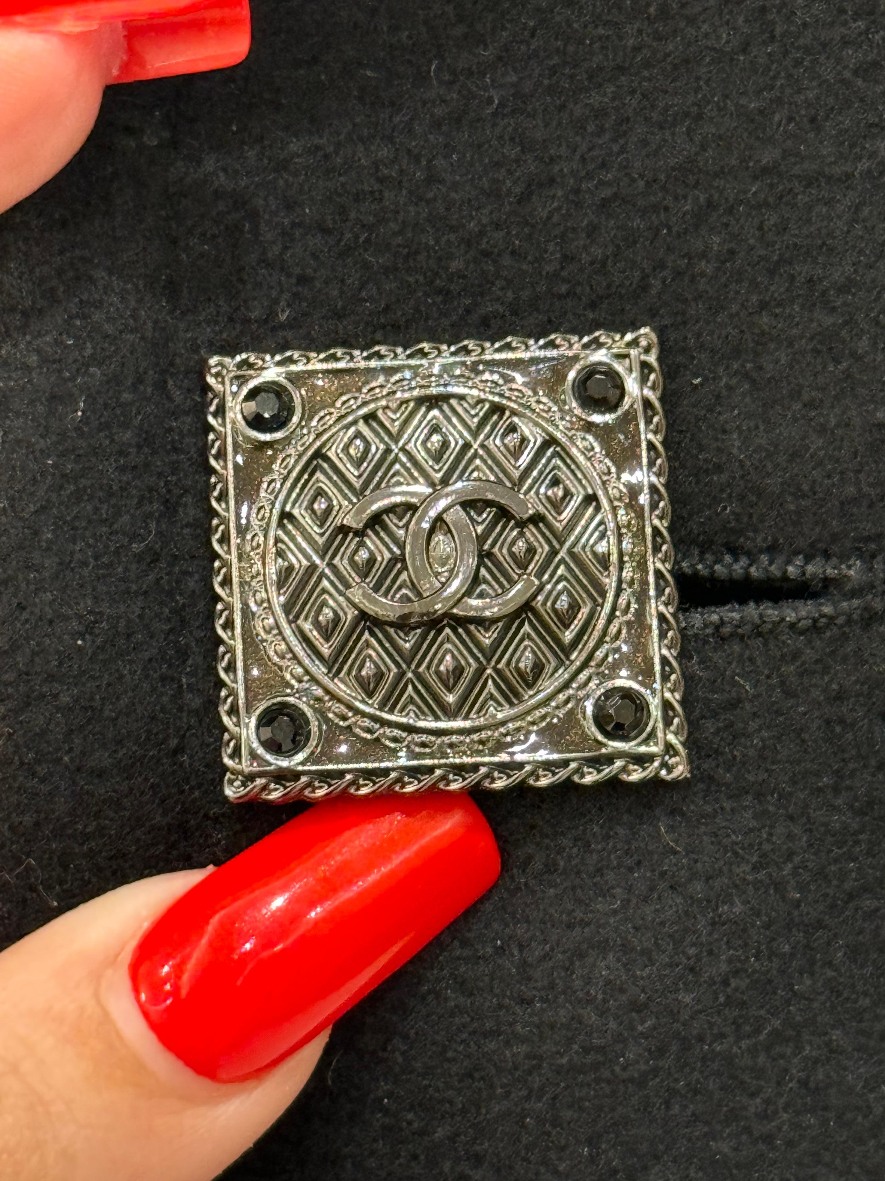 Noir Chanel métiers d'art Paris Byzance 2011 Défilé manteau en laine noire en vente