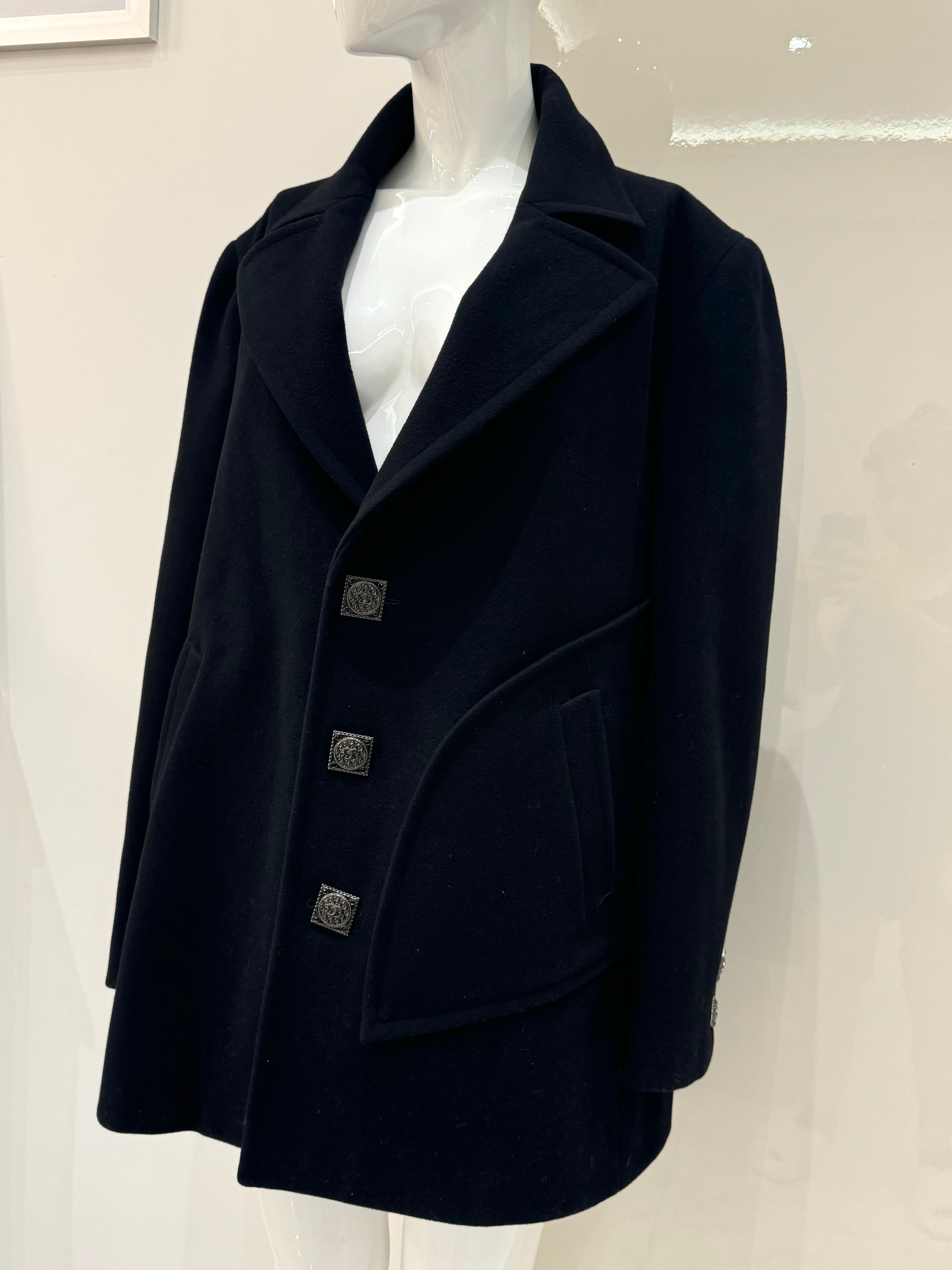 Chanel métiers d'art Paris Byzance 2011 Défilé manteau en laine noire en vente 2
