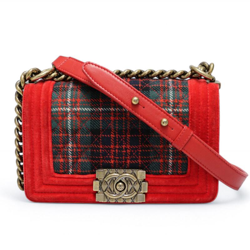 Chanel Metiers d'Art Paris Edimburg Red Boy Bag For Sale 7