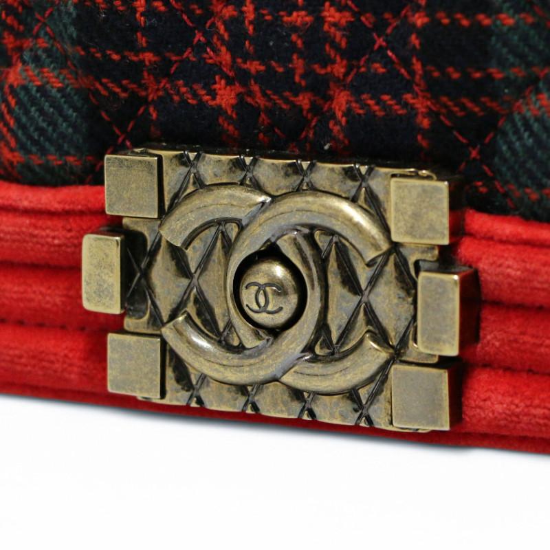 Chanel Metiers d'Art Paris Edimburg Red Boy Bag For Sale 5