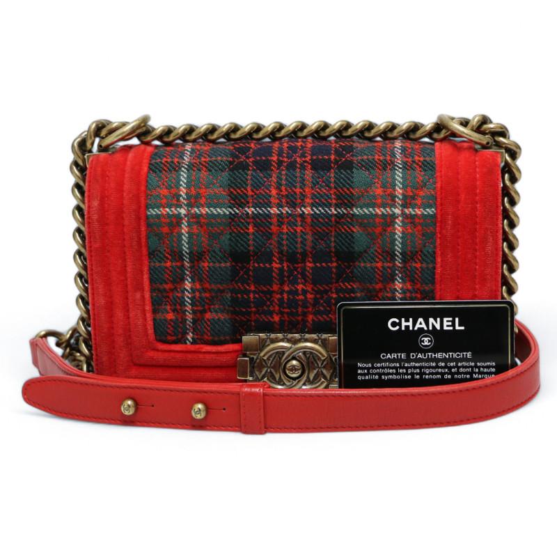 Chanel Metiers d'Art Paris Edimburg Red Boy Bag For Sale 6