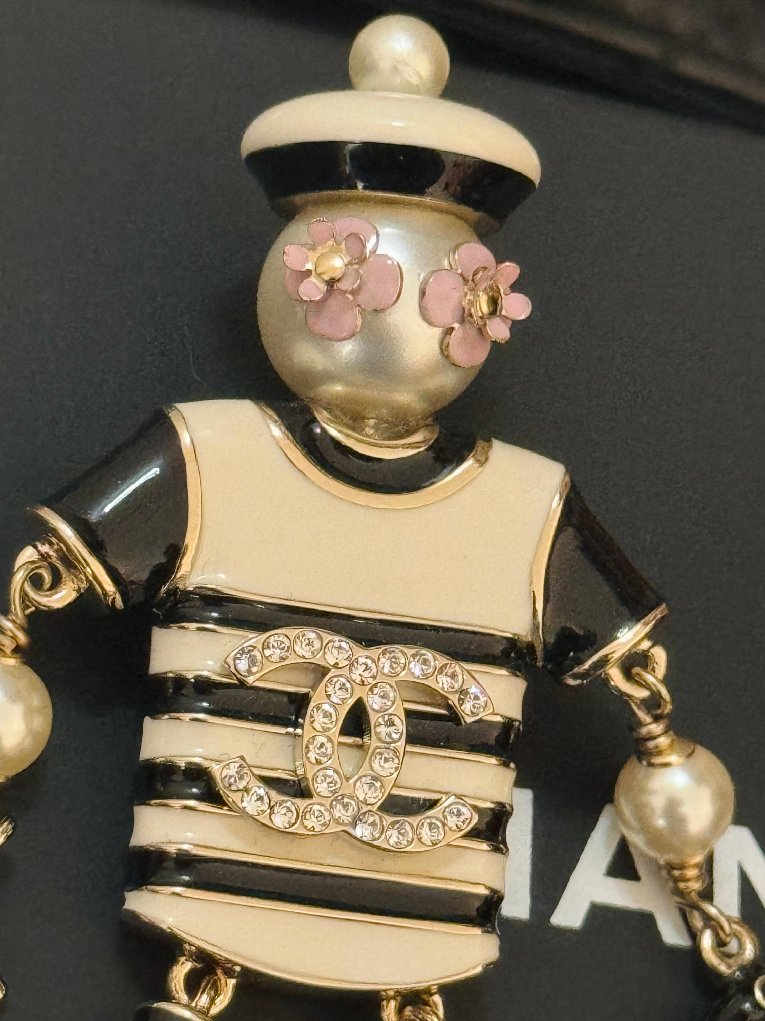Rare Chanel métiers d’art Paris Hambourg 2018 coco sailor doll brooch in excellent condition 