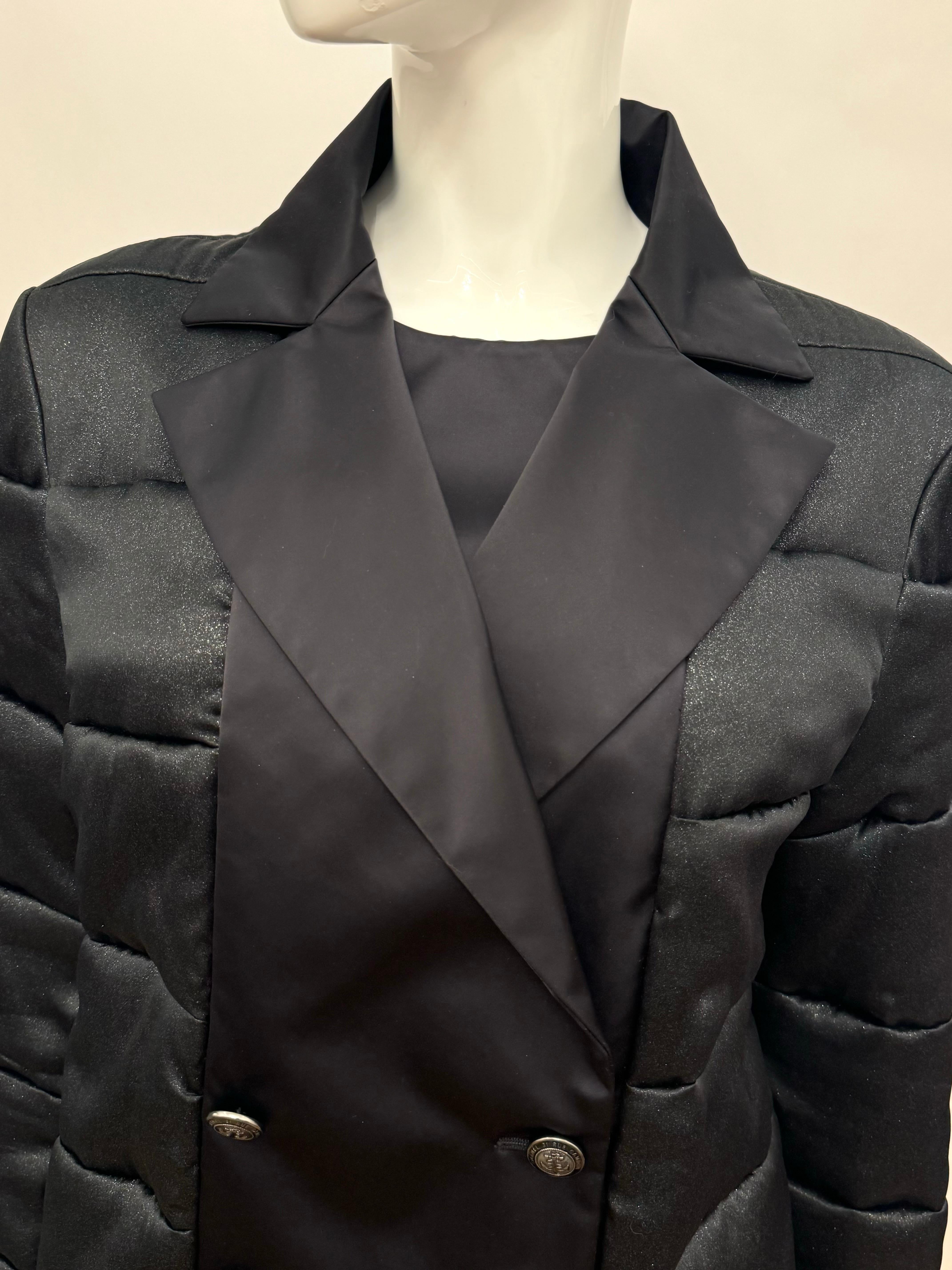 Women's or Men's Chanel métiers d’art Paris Hambourg pre fall 2018 puffer jacket anchor buttons For Sale