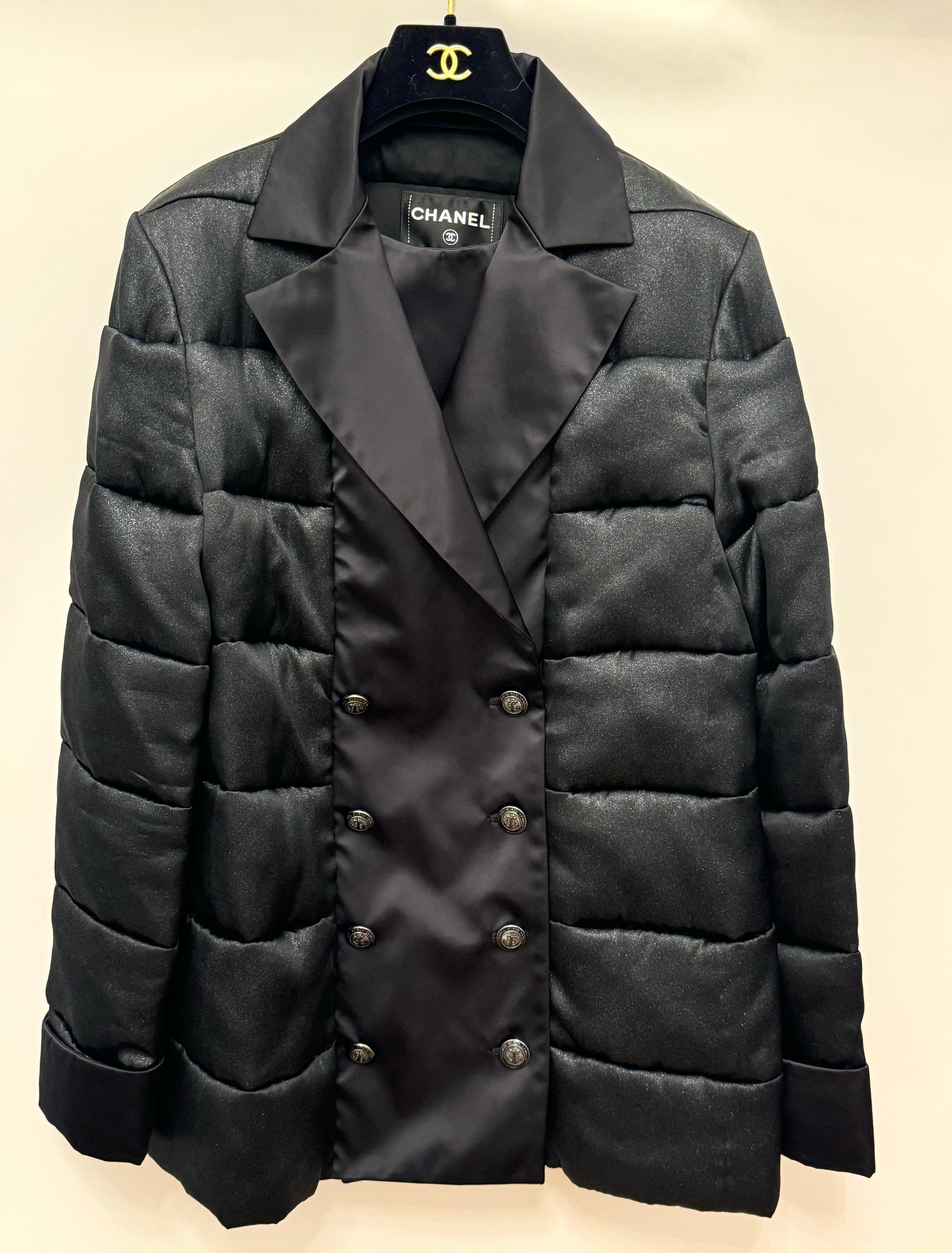 Chanel métiers d’art Paris Hambourg pre fall 2018 puffer jacket anchor buttons For Sale 1