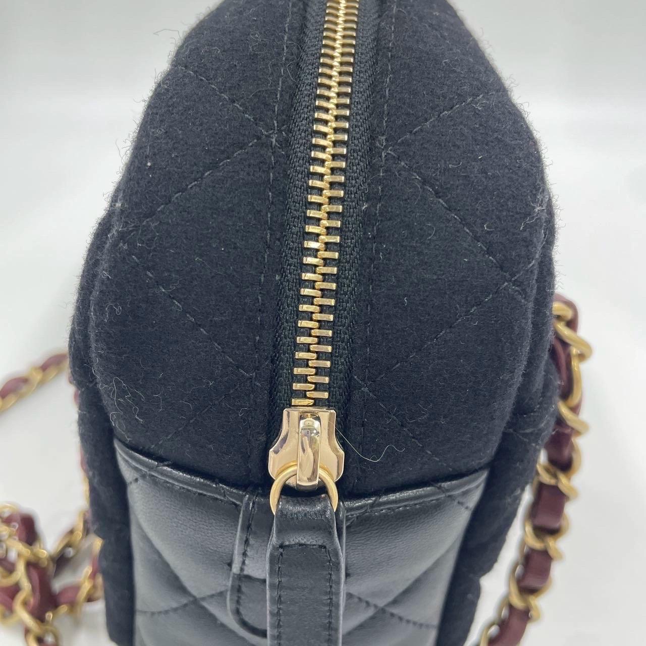 Chanel Métiers d'Art Paris-Hamburg Wool Charms Camera Bag For Sale 13