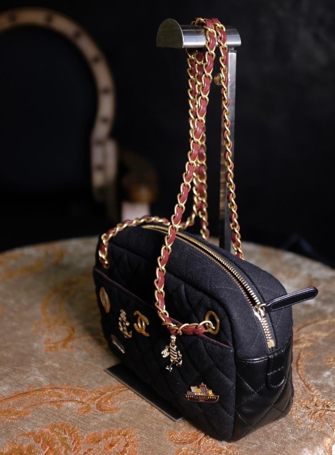 This lovely classic flap is part of the Chanel Métiers d'Art Paris-Hamburg 2018 Bag Collection, where many of the bags features nautical inspired pieces, including lifebuoy and shipping container minaudière bags. 

CONDITION: MINT

DETAILS:

Circa