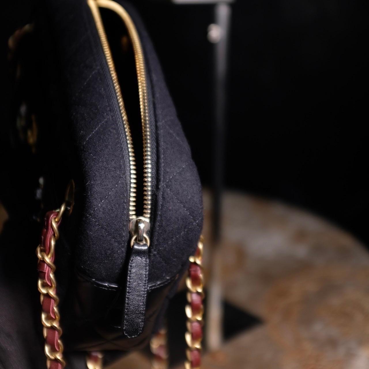 Chanel Métiers d'Art Paris-Hamburg Wool Charms Camera Bag For Sale 1