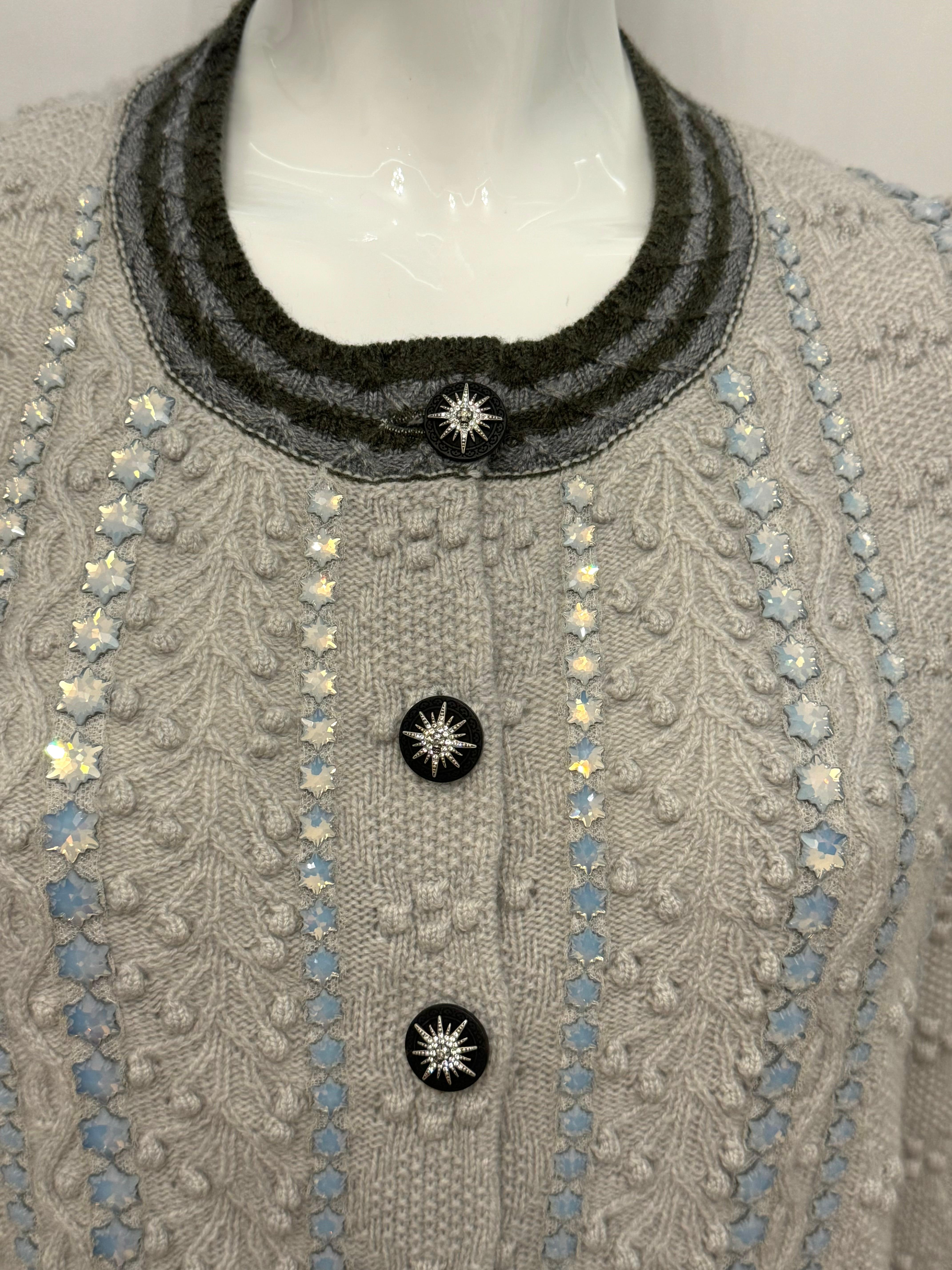 Chanel métiers d'art Paris Salzburg pre fall 2015 cardigan en broderie de cachemire. en vente 5