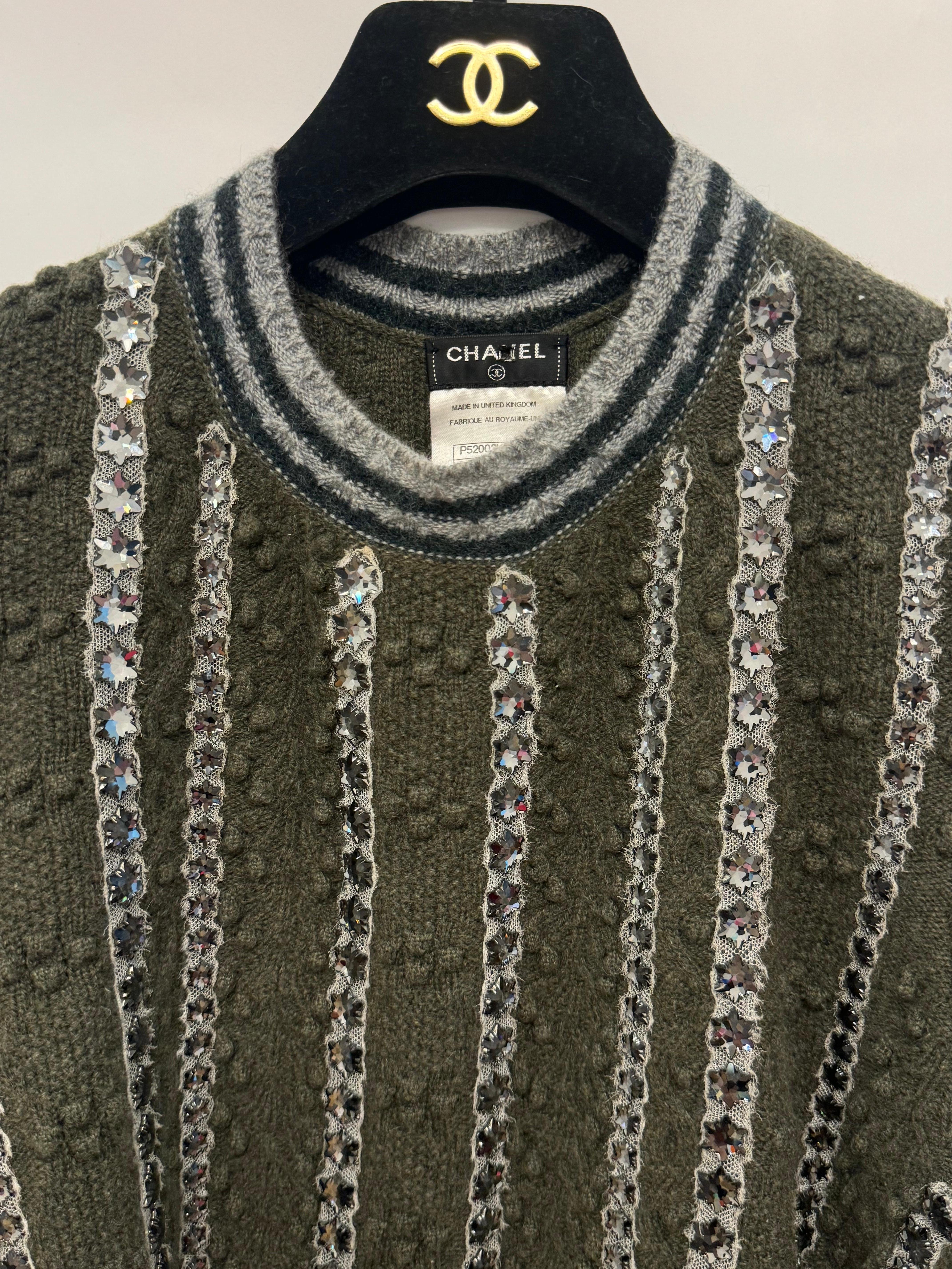 Chanel métiers d'art Paris Salzburg Pre Fall 2015 Laufsteg Kaschmirpullover für Damen oder Herren im Angebot